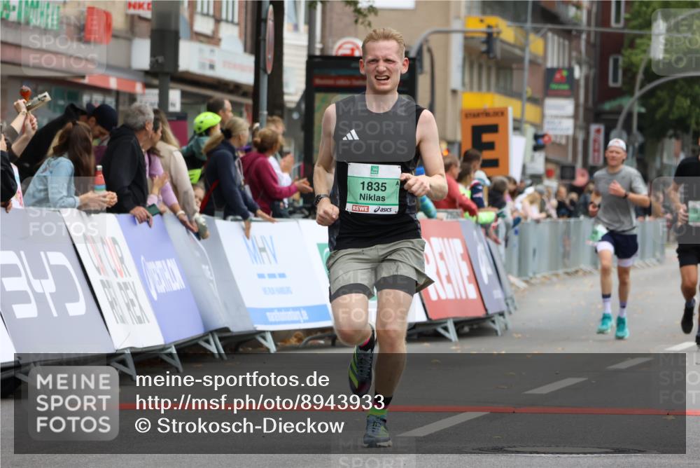 21.09.2025 - PSD Bank Halbmarathon Strokosch-Dieckow http://msf.ph/oto/8943933 21.09.2025 11:20:56 Ziel 1835, 1837, 1846, 1862 meine-sportfotos.de