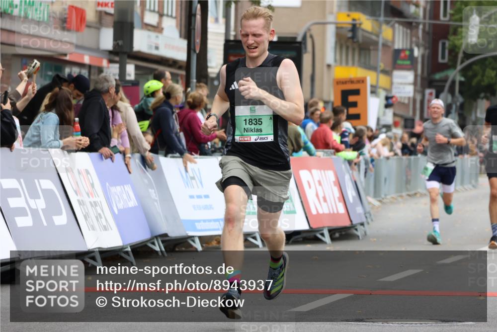 21.09.2025 - PSD Bank Halbmarathon Strokosch-Dieckow http://msf.ph/oto/8943937 21.09.2025 11:20:56 Ziel 1835, 1837, 1846, 1862 meine-sportfotos.de