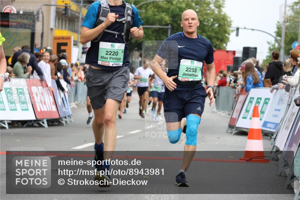 21.09.2025 - PSD Bank Halbmarathon Strokosch-Dieckow http://msf.ph/oto/8943981 21.09.2025 11:42:28 Ziel 1058, 1068, 1312, 1899, 1995, 2220, 2253, 2272, 2281, 2380, 3928, 3930, 4048 meine-sportfotos.de