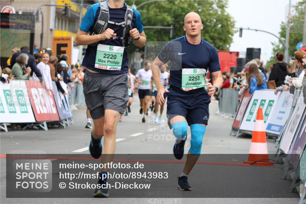 21.09.2025 - PSD Bank Halbmarathon Strokosch-Dieckow http://msf.ph/oto/8943983 21.09.2025 11:42:28 Ziel 1058, 1068, 1312, 1899, 1995, 2220, 2253, 2272, 2281, 2380, 3928, 3930, 4048 meine-sportfotos.de