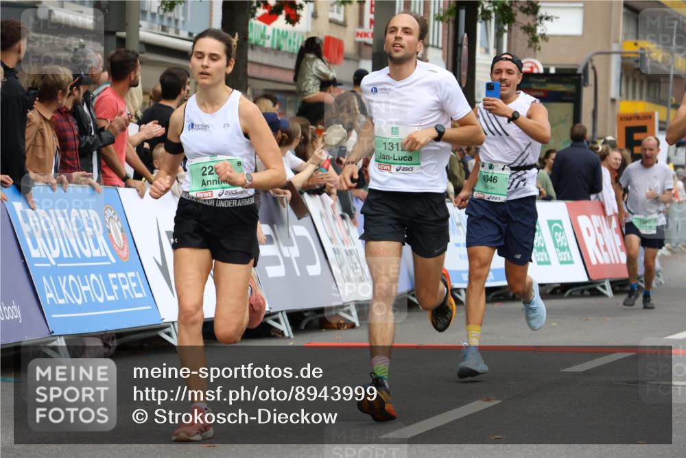 21.09.2025 - PSD Bank Halbmarathon Strokosch-Dieckow http://msf.ph/oto/8943999 21.09.2025 11:42:36 Ziel 1058, 1068, 1090, 1312, 1995, 2127, 2174, 2207, 2220, 2253, 2272, 2281, 3930, 4046 meine-sportfotos.de