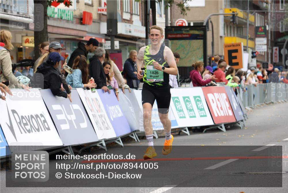21.09.2025 - PSD Bank Halbmarathon Strokosch-Dieckow http://msf.ph/oto/8944005 21.09.2025 11:22:21 Ziel 1826 meine-sportfotos.de