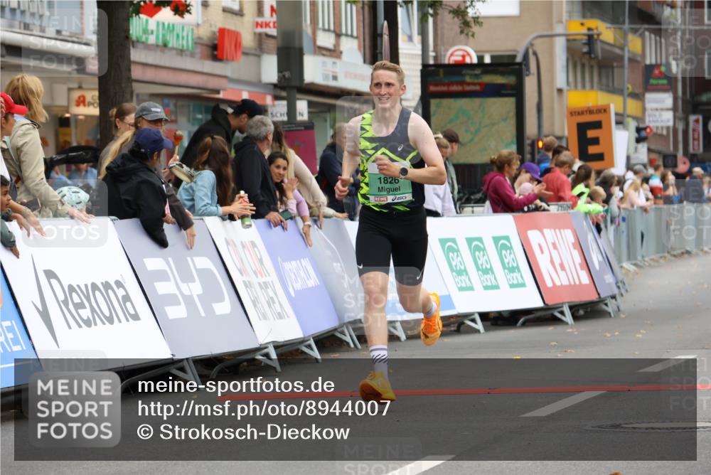 21.09.2025 - PSD Bank Halbmarathon Strokosch-Dieckow http://msf.ph/oto/8944007 21.09.2025 11:22:21 Ziel 1826 meine-sportfotos.de