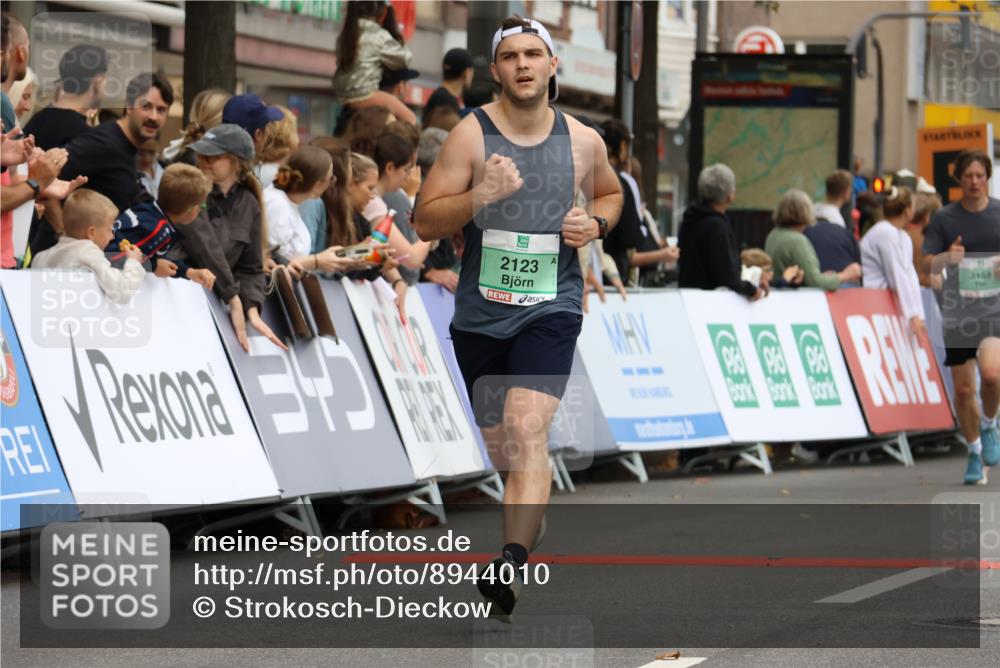 21.09.2025 - PSD Bank Halbmarathon Strokosch-Dieckow http://msf.ph/oto/8944010 21.09.2025 11:42:44 Ziel 1090, 1312, 1749, 1750, 2123, 2127, 2135, 2158, 2174, 2207, 2272, 3315, 4046 meine-sportfotos.de