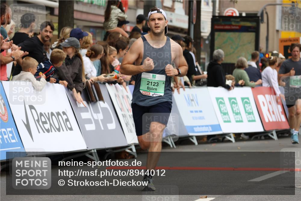 21.09.2025 - PSD Bank Halbmarathon Strokosch-Dieckow http://msf.ph/oto/8944012 21.09.2025 11:42:44 Ziel 1090, 1312, 1749, 1750, 2123, 2127, 2135, 2158, 2174, 2207, 2272, 3315, 4046 meine-sportfotos.de