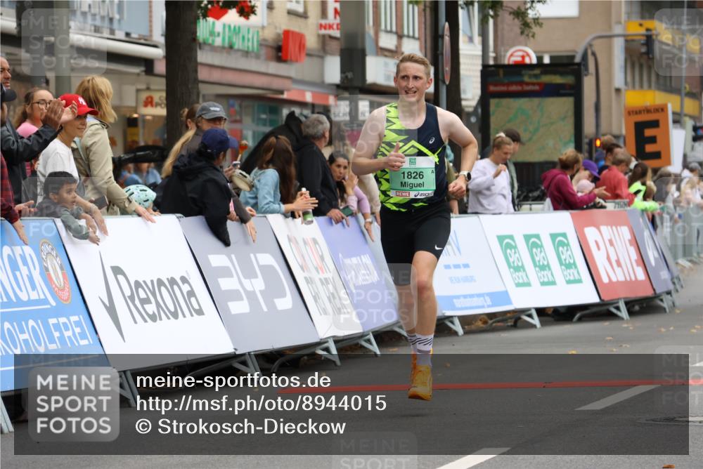 21.09.2025 - PSD Bank Halbmarathon Strokosch-Dieckow http://msf.ph/oto/8944015 21.09.2025 11:22:22 Ziel 1826 meine-sportfotos.de