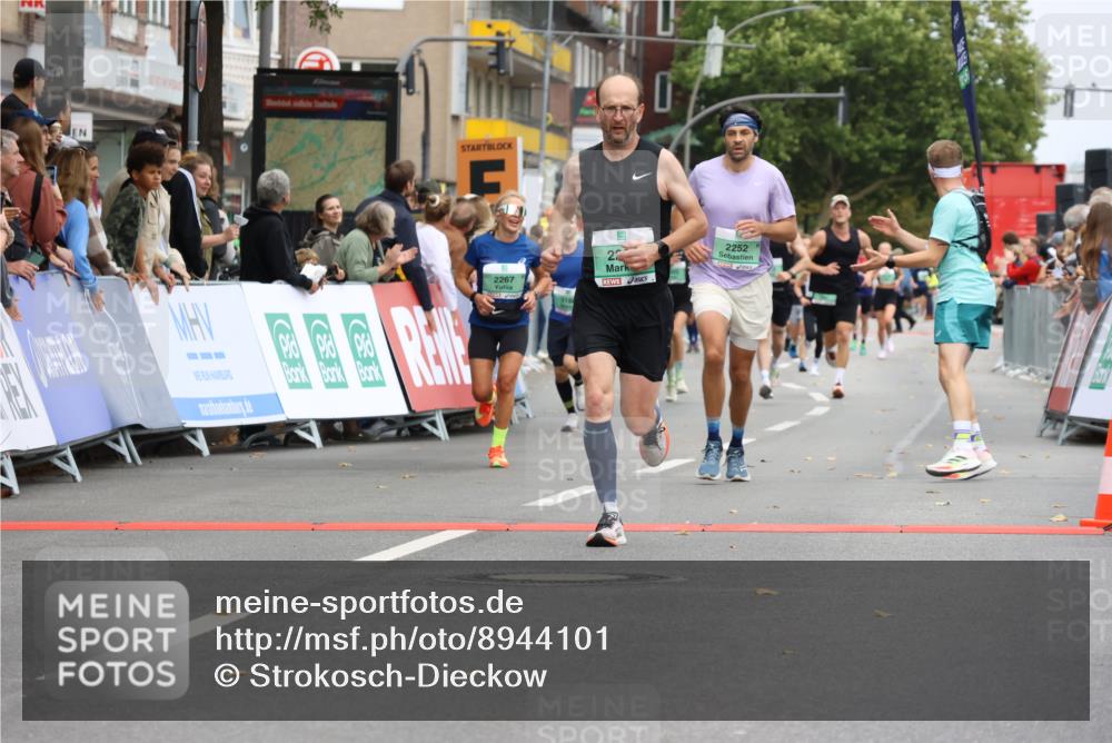 21.09.2025 - PSD Bank Halbmarathon Strokosch-Dieckow http://msf.ph/oto/8944101 21.09.2025 11:43:24 Ziel 1262, 1336, 1804, 1856, 1943, 2027, 2154, 2208, 2252, 2267, 3188, 3920 meine-sportfotos.de