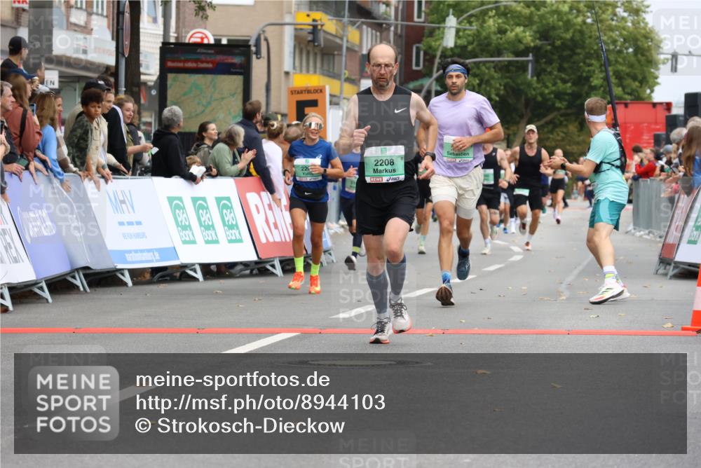 21.09.2025 - PSD Bank Halbmarathon Strokosch-Dieckow http://msf.ph/oto/8944103 21.09.2025 11:43:25 Ziel 1262, 1336, 1592, 1593, 1804, 1856, 2027, 2154, 2208, 2252, 2267, 3188, 3920 meine-sportfotos.de
