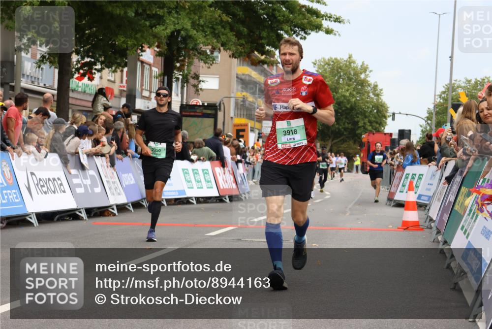21.09.2025 - PSD Bank Halbmarathon Strokosch-Dieckow http://msf.ph/oto/8944163 21.09.2025 11:43:54 Ziel 1282, 1333, 2119, 2147, 2196, 2294, 2350, 3918 meine-sportfotos.de