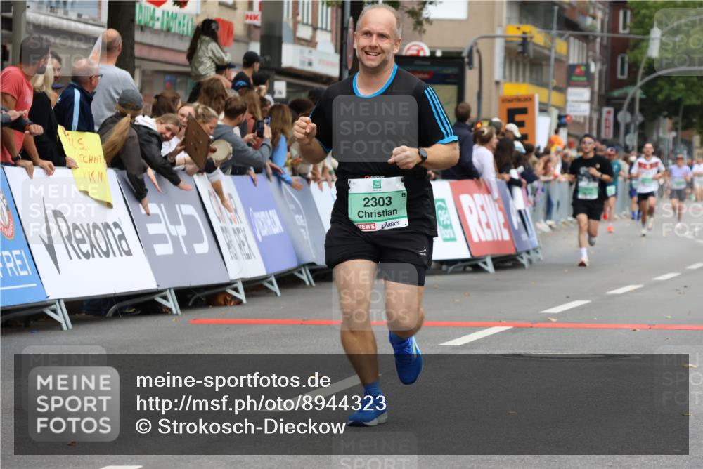21.09.2025 - PSD Bank Halbmarathon Strokosch-Dieckow http://msf.ph/oto/8944323 21.09.2025 11:44:42 Ziel 1554, 1798, 2303, 2308 meine-sportfotos.de