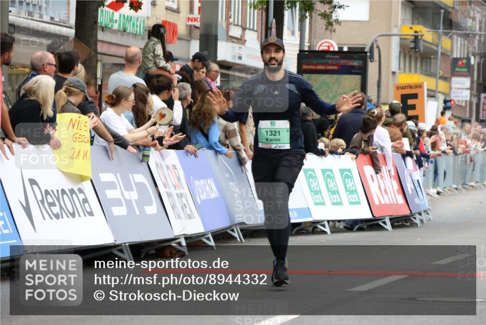 21.09.2025 - PSD Bank Halbmarathon Strokosch-Dieckow http://msf.ph/oto/8944332 21.09.2025 11:46:27 Ziel 1321, 1583, 2791, 2919, 2931, 3630 meine-sportfotos.de