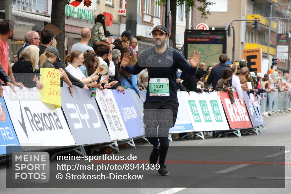21.09.2025 - PSD Bank Halbmarathon Strokosch-Dieckow http://msf.ph/oto/8944339 21.09.2025 11:46:27 Ziel 1321, 1583, 2791, 2919, 2931, 3630 meine-sportfotos.de