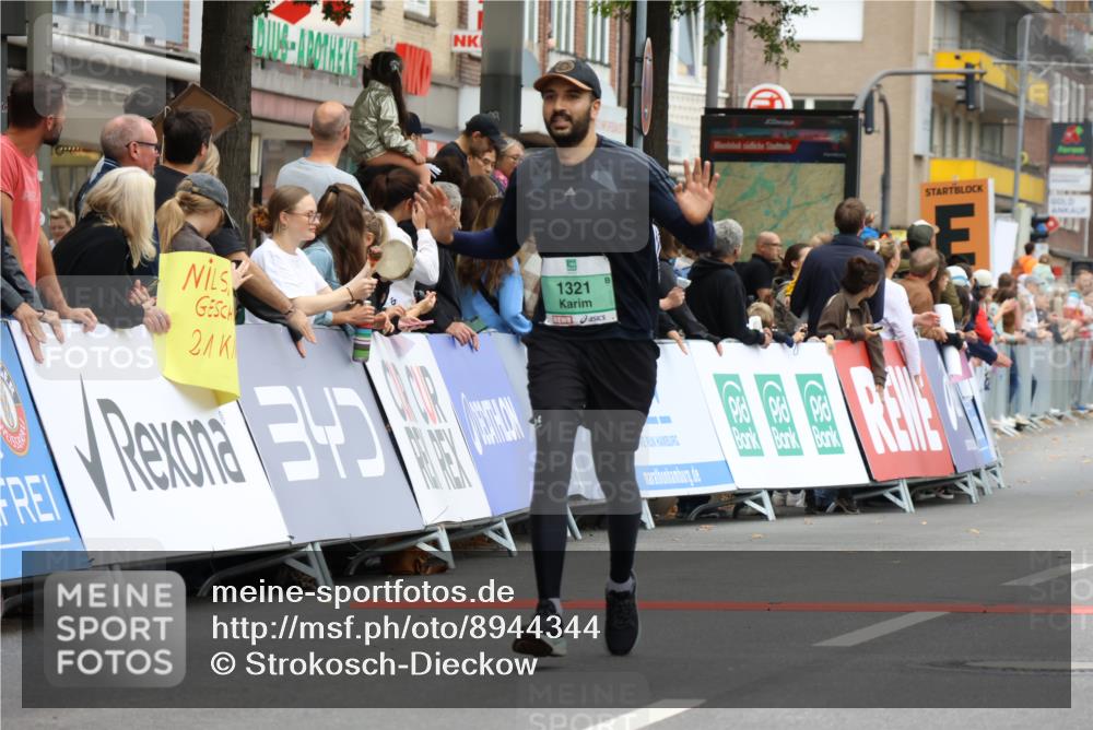21.09.2025 - PSD Bank Halbmarathon Strokosch-Dieckow http://msf.ph/oto/8944344 21.09.2025 11:46:27 Ziel 1321, 1583, 2791, 2919, 2931, 3630 meine-sportfotos.de