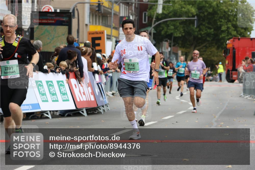 21.09.2025 - PSD Bank Halbmarathon Strokosch-Dieckow http://msf.ph/oto/8944376 21.09.2025 11:46:37 Ziel 1583, 2112, 2155, 2391, 2657, 2919 meine-sportfotos.de