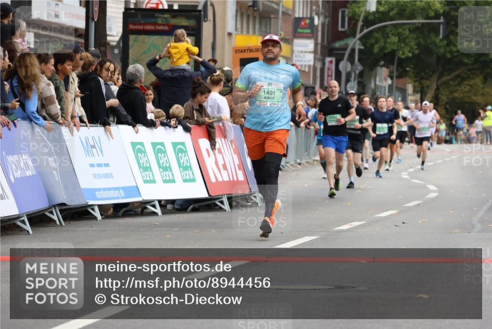 21.09.2025 - PSD Bank Halbmarathon Strokosch-Dieckow http://msf.ph/oto/8944456 21.09.2025 11:47:16 Ziel 1401, 1403, 2232 meine-sportfotos.de