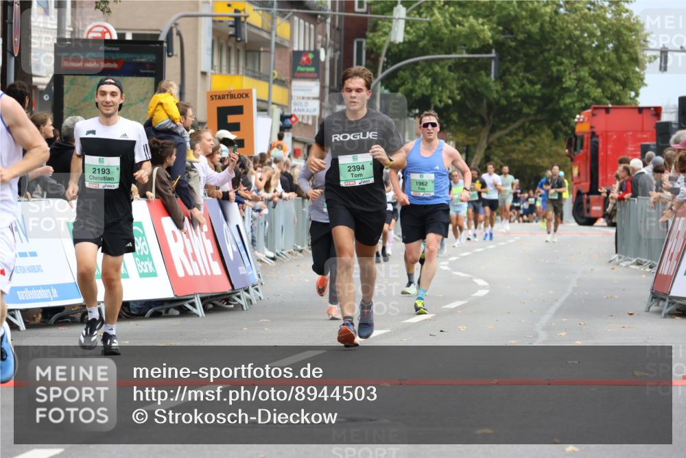 21.09.2025 - PSD Bank Halbmarathon Strokosch-Dieckow http://msf.ph/oto/8944503 21.09.2025 11:47:46 Ziel 1962, 2193, 2276, 2394, 2725 meine-sportfotos.de