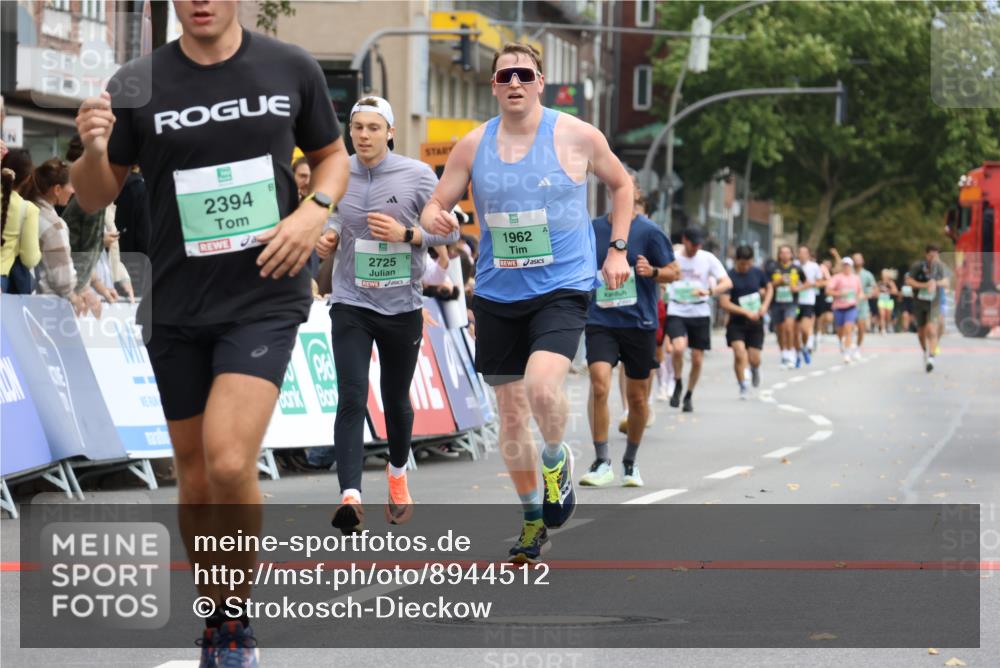 21.09.2025 - PSD Bank Halbmarathon Strokosch-Dieckow http://msf.ph/oto/8944512 21.09.2025 11:47:50 Ziel 1962, 2193, 2233, 2394, 2725 meine-sportfotos.de