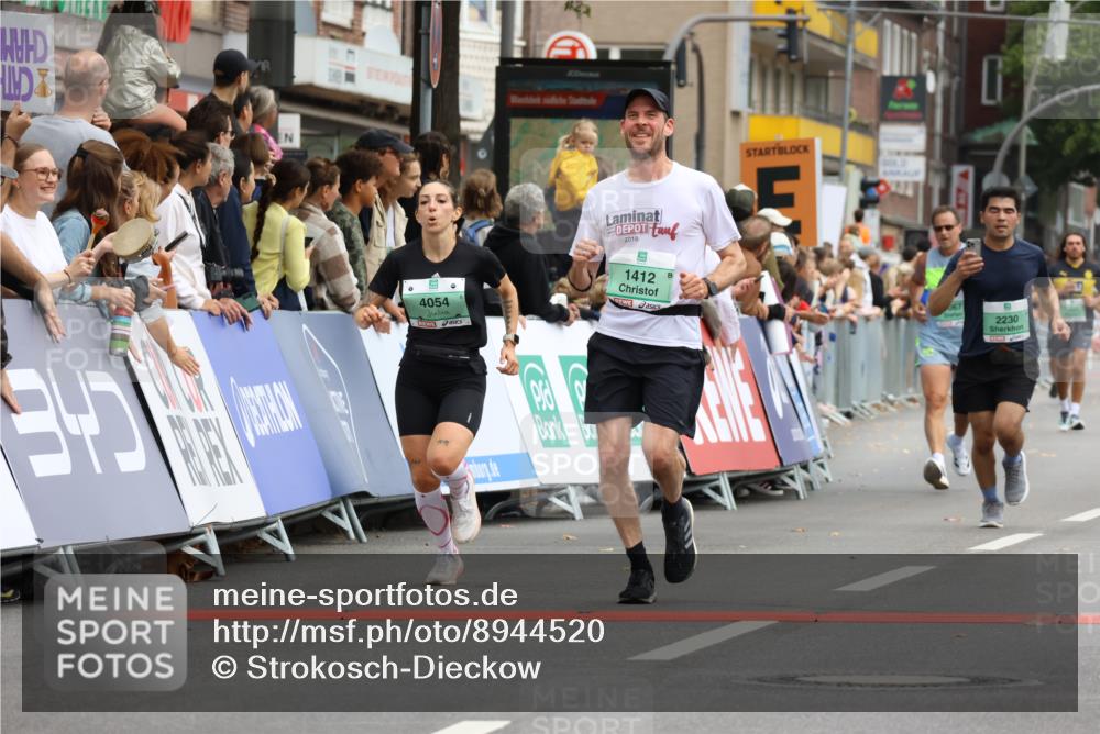 21.09.2025 - PSD Bank Halbmarathon Strokosch-Dieckow http://msf.ph/oto/8944520 21.09.2025 11:48:00 Ziel 1067, 1081, 1412, 1962, 2230, 2233, 2725, 4054 meine-sportfotos.de