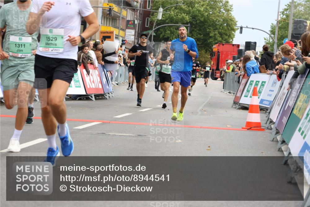 21.09.2025 - PSD Bank Halbmarathon Strokosch-Dieckow http://msf.ph/oto/8944541 21.09.2025 11:48:17 Ziel 1311, 1529, 1624, 1942, 2259, 2293, 2378, 2880, 3169, 3921, 3926 meine-sportfotos.de