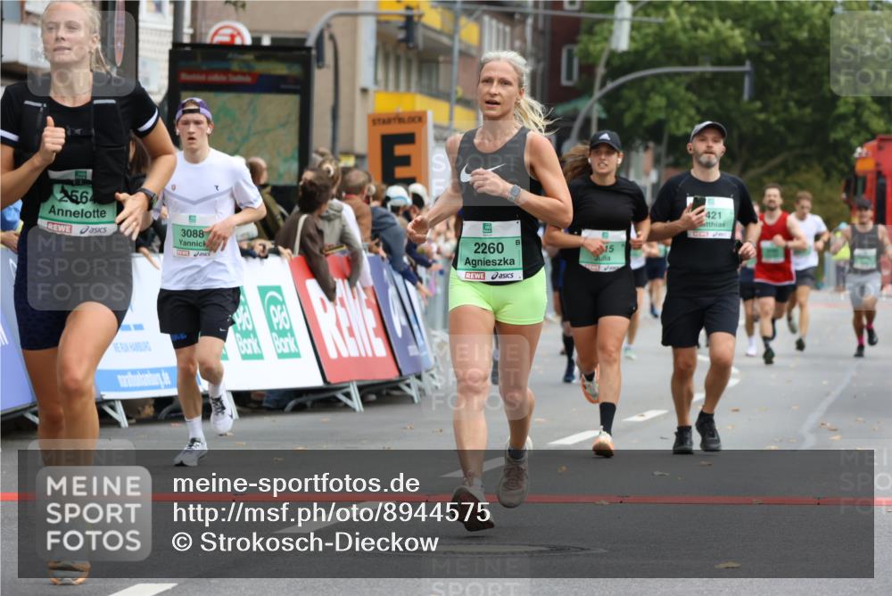 21.09.2025 - PSD Bank Halbmarathon Strokosch-Dieckow http://msf.ph/oto/8944575 21.09.2025 11:48:36 Ziel 1234, 1719, 1987, 2182, 2260, 2415, 2421, 2551, 2561, 2564, 3088, 3288 meine-sportfotos.de