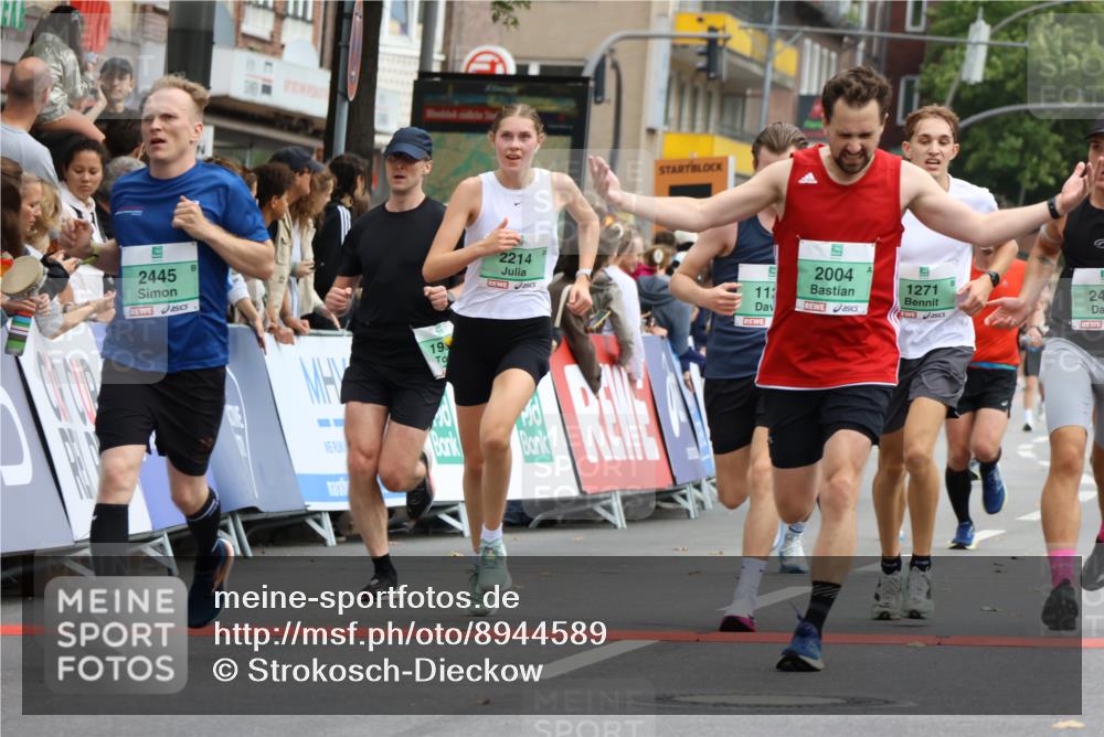 21.09.2025 - PSD Bank Halbmarathon Strokosch-Dieckow http://msf.ph/oto/8944589 21.09.2025 11:48:44 Ziel 1129, 1271, 1719, 1983, 1987, 2004, 2053, 2106, 2214, 2260, 2415, 2419, 2421, 2438, 2445, 2564, 3088 meine-sportfotos.de