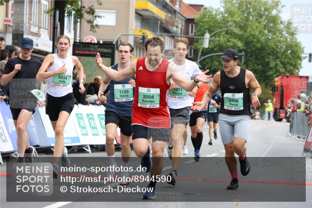 21.09.2025 - PSD Bank Halbmarathon Strokosch-Dieckow http://msf.ph/oto/8944590 21.09.2025 11:48:45 Ziel 1129, 1271, 1983, 1987, 2004, 2053, 2106, 2214, 2260, 2335, 2415, 2419, 2421, 2438, 2445, 2564, 3088 meine-sportfotos.de