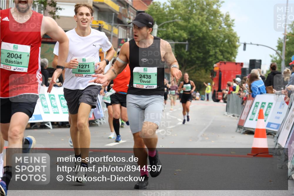 21.09.2025 - PSD Bank Halbmarathon Strokosch-Dieckow http://msf.ph/oto/8944597 21.09.2025 11:48:46 Ziel 1129, 1271, 1983, 1987, 2004, 2053, 2106, 2214, 2335, 2415, 2419, 2421, 2438, 2445, 2564, 3088 meine-sportfotos.de