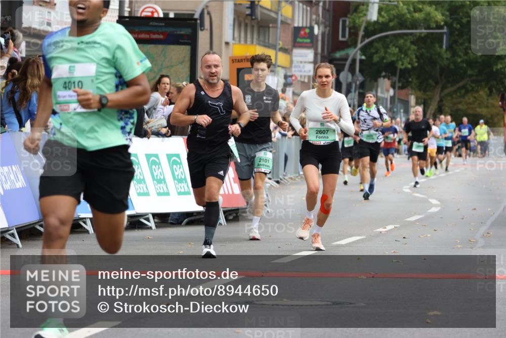 21.09.2025 - PSD Bank Halbmarathon Strokosch-Dieckow http://msf.ph/oto/8944650 21.09.2025 11:49:22 Ziel 1257, 1356, 2010, 2101, 2322, 2463, 2607, 2737, 2830, 3376, 3896, 4010 meine-sportfotos.de