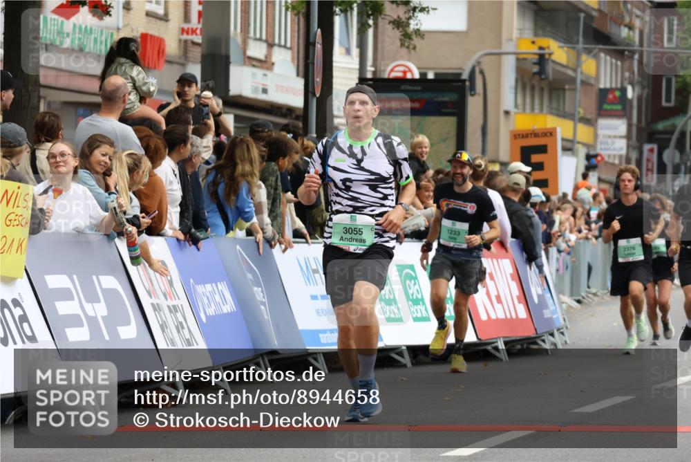 21.09.2025 - PSD Bank Halbmarathon Strokosch-Dieckow http://msf.ph/oto/8944658 21.09.2025 11:49:31 Ziel 1233, 1657, 2010, 2101, 2322, 2376, 2607, 2830, 3055, 4010 meine-sportfotos.de