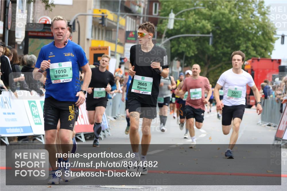 21.09.2025 - PSD Bank Halbmarathon Strokosch-Dieckow http://msf.ph/oto/8944682 21.09.2025 11:49:51 Ziel 1010, 1221, 1328, 2056, 2065, 2181, 2257, 2362, 2462, 2527, 2677, 3086, 3665, 3941 meine-sportfotos.de