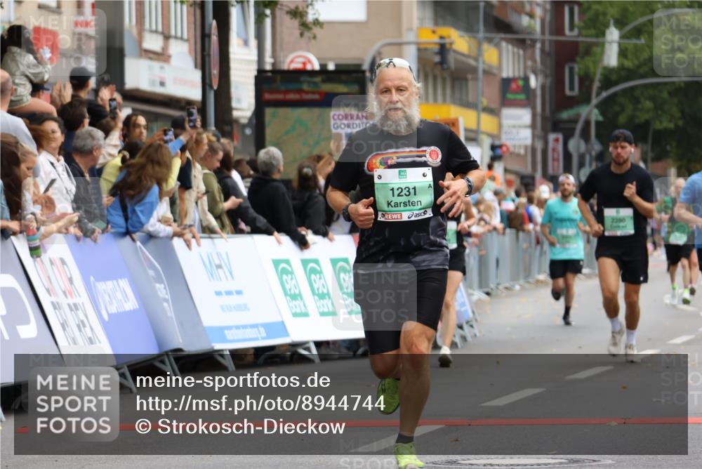 21.09.2025 - PSD Bank Halbmarathon Strokosch-Dieckow http://msf.ph/oto/8944744 21.09.2025 11:50:29 Ziel 1231, 1580, 2280, 2571, 2572, 2811, 3937 meine-sportfotos.de