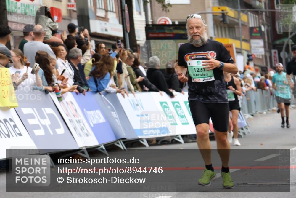 21.09.2025 - PSD Bank Halbmarathon Strokosch-Dieckow http://msf.ph/oto/8944746 21.09.2025 11:50:29 Ziel 1231, 1580, 2280, 2571, 2572, 2811, 3937 meine-sportfotos.de
