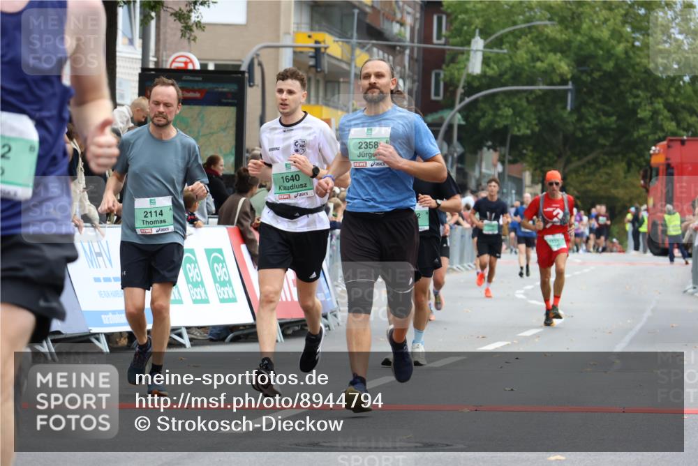 21.09.2025 - PSD Bank Halbmarathon Strokosch-Dieckow http://msf.ph/oto/8944794 21.09.2025 11:51:05 Ziel 1003, 1039, 1226, 1537, 1640, 1720, 2114, 2256, 2331, 2342, 2358, 2437, 2444, 2633, 2662, 3529, 3927 meine-sportfotos.de