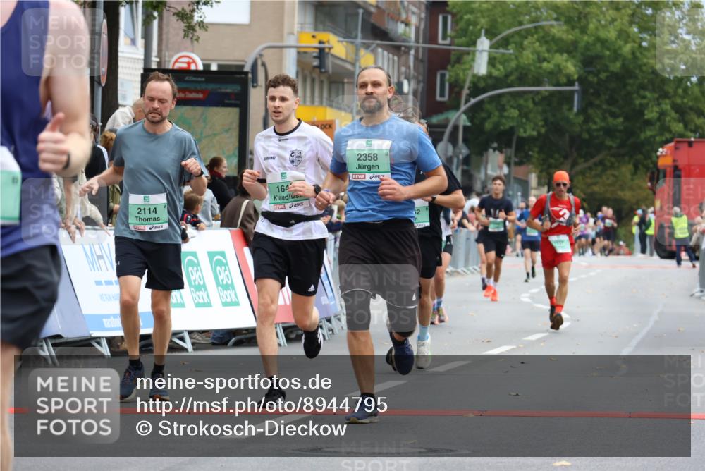 21.09.2025 - PSD Bank Halbmarathon Strokosch-Dieckow http://msf.ph/oto/8944795 21.09.2025 11:51:05 Ziel 1003, 1039, 1226, 1537, 1640, 1720, 2114, 2256, 2331, 2342, 2358, 2437, 2444, 2633, 2662, 3529, 3927 meine-sportfotos.de