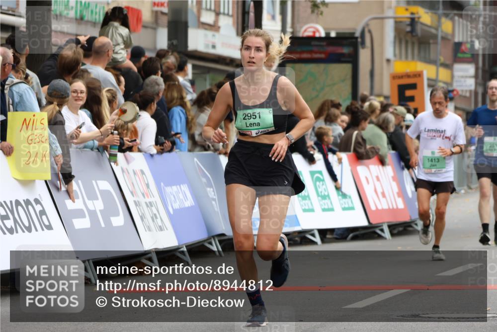 21.09.2025 - PSD Bank Halbmarathon Strokosch-Dieckow http://msf.ph/oto/8944812 21.09.2025 11:51:22 Ziel 1250, 1413, 2295, 2402, 2510, 2951 meine-sportfotos.de