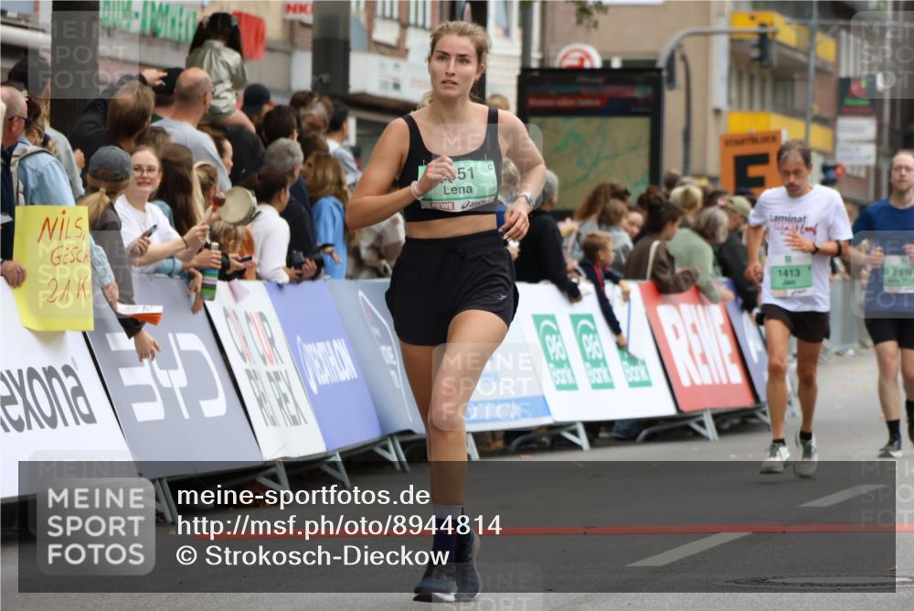 21.09.2025 - PSD Bank Halbmarathon Strokosch-Dieckow http://msf.ph/oto/8944814 21.09.2025 11:51:22 Ziel 1250, 1413, 2295, 2402, 2510, 2951 meine-sportfotos.de