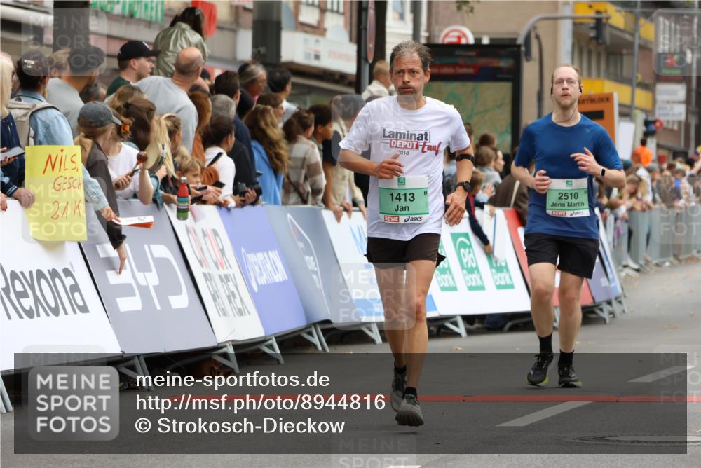 21.09.2025 - PSD Bank Halbmarathon Strokosch-Dieckow http://msf.ph/oto/8944816 21.09.2025 11:51:25 Ziel 1250, 1413, 2402, 2510, 2951 meine-sportfotos.de