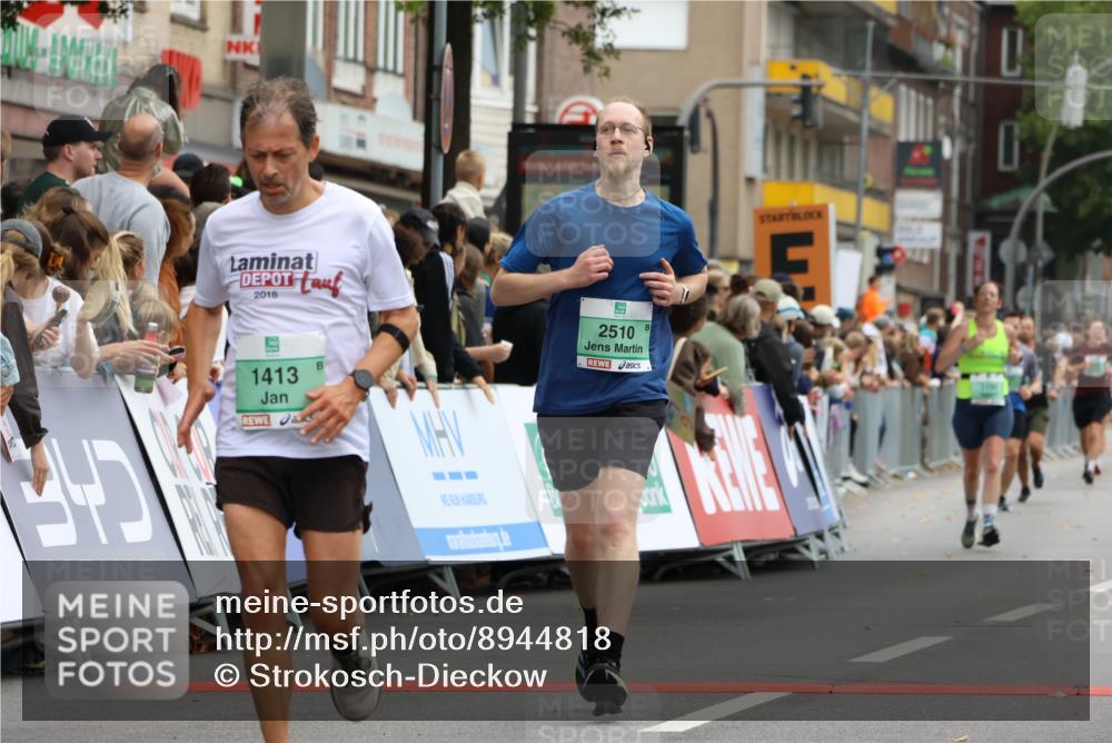 21.09.2025 - PSD Bank Halbmarathon Strokosch-Dieckow http://msf.ph/oto/8944818 21.09.2025 11:51:26 Ziel 1250, 1413, 2402, 2510, 2951 meine-sportfotos.de