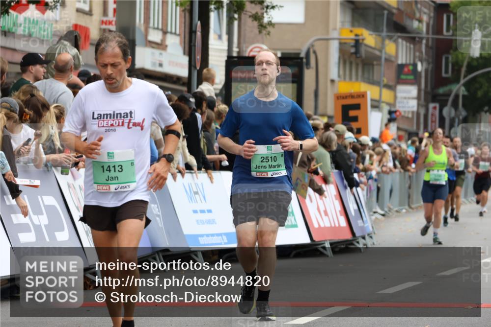 21.09.2025 - PSD Bank Halbmarathon Strokosch-Dieckow http://msf.ph/oto/8944820 21.09.2025 11:51:26 Ziel 1250, 1413, 2402, 2510, 2951 meine-sportfotos.de