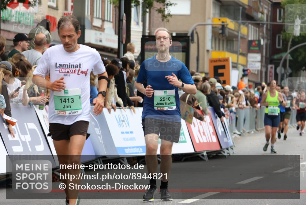 21.09.2025 - PSD Bank Halbmarathon Strokosch-Dieckow http://msf.ph/oto/8944821 21.09.2025 11:51:26 Ziel 1250, 1413, 2402, 2510, 2951 meine-sportfotos.de
