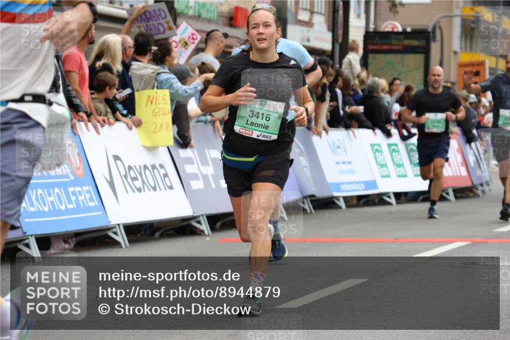 21.09.2025 - PSD Bank Halbmarathon Strokosch-Dieckow http://msf.ph/oto/8944879 21.09.2025 11:52:00 Ziel 1186, 1478, 2066, 2087, 2239, 2302, 3044, 3416, 4004 meine-sportfotos.de
