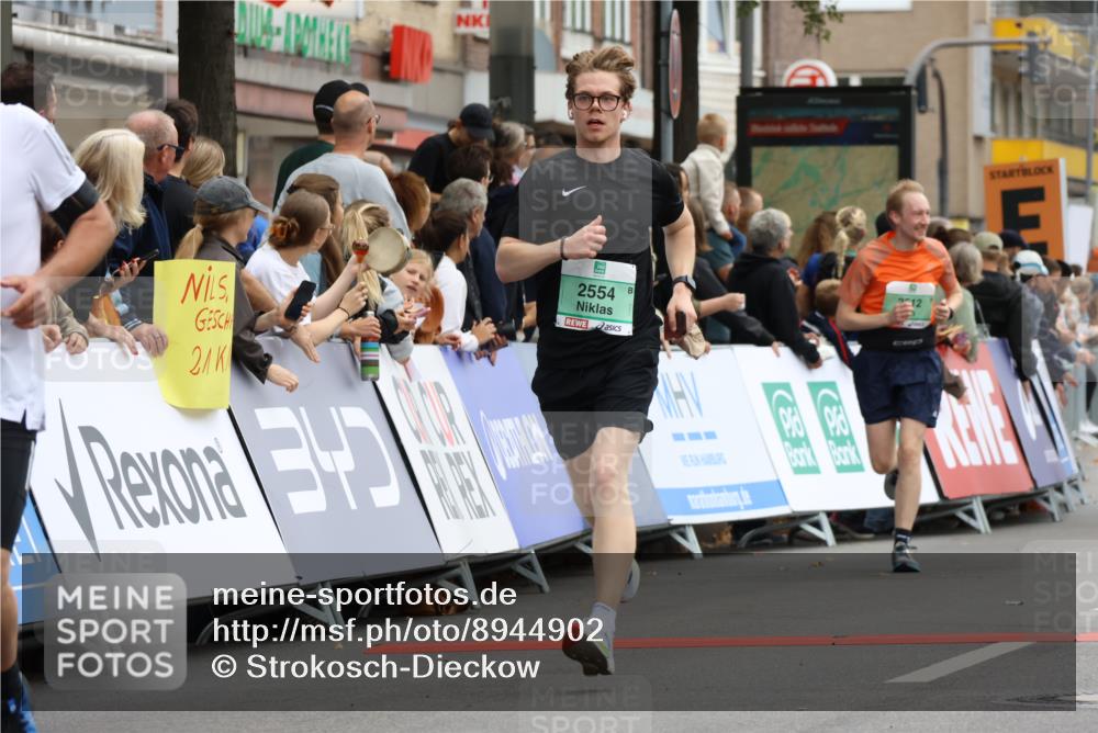 21.09.2025 - PSD Bank Halbmarathon Strokosch-Dieckow http://msf.ph/oto/8944902 21.09.2025 11:52:14 Ziel 1508, 1600, 2087, 2356, 2375, 2492, 2512, 2554, 2835, 2844, 2917, 3044, 3141 meine-sportfotos.de