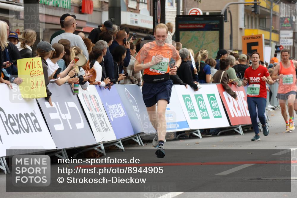21.09.2025 - PSD Bank Halbmarathon Strokosch-Dieckow http://msf.ph/oto/8944905 21.09.2025 11:52:16 Ziel 1506, 1508, 1600, 2356, 2375, 2492, 2512, 2554, 2835, 2844, 2917, 3044, 3141 meine-sportfotos.de
