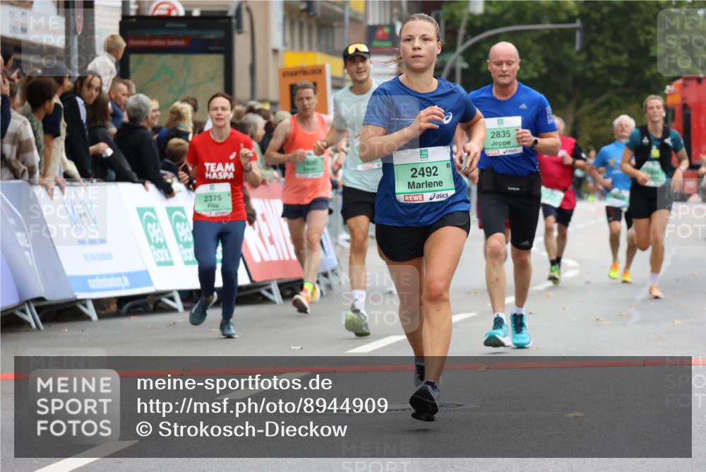 21.09.2025 - PSD Bank Halbmarathon Strokosch-Dieckow http://msf.ph/oto/8944909 21.09.2025 11:52:17 Ziel 1506, 1508, 1600, 2327, 2356, 2375, 2492, 2512, 2554, 2654, 2835, 2844, 2917, 3141 meine-sportfotos.de