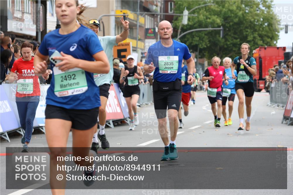 21.09.2025 - PSD Bank Halbmarathon Strokosch-Dieckow http://msf.ph/oto/8944911 21.09.2025 11:52:19 Ziel 1506, 1508, 1600, 2237, 2327, 2356, 2375, 2492, 2512, 2554, 2654, 2835, 2844, 2917, 3141, 4001 meine-sportfotos.de