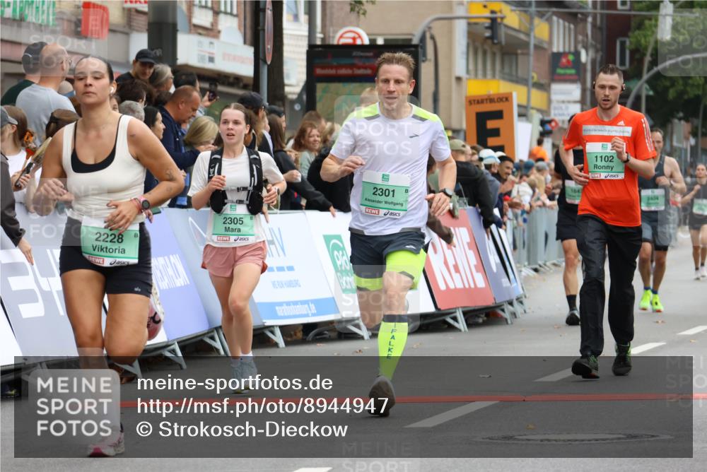 21.09.2025 - PSD Bank Halbmarathon Strokosch-Dieckow http://msf.ph/oto/8944947 21.09.2025 11:52:52 Ziel 1102, 1298, 1647, 2228, 2301, 2305, 2339 meine-sportfotos.de
