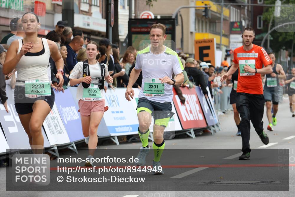 21.09.2025 - PSD Bank Halbmarathon Strokosch-Dieckow http://msf.ph/oto/8944949 21.09.2025 11:52:52 Ziel 1102, 1298, 1647, 2228, 2301, 2305, 2339 meine-sportfotos.de