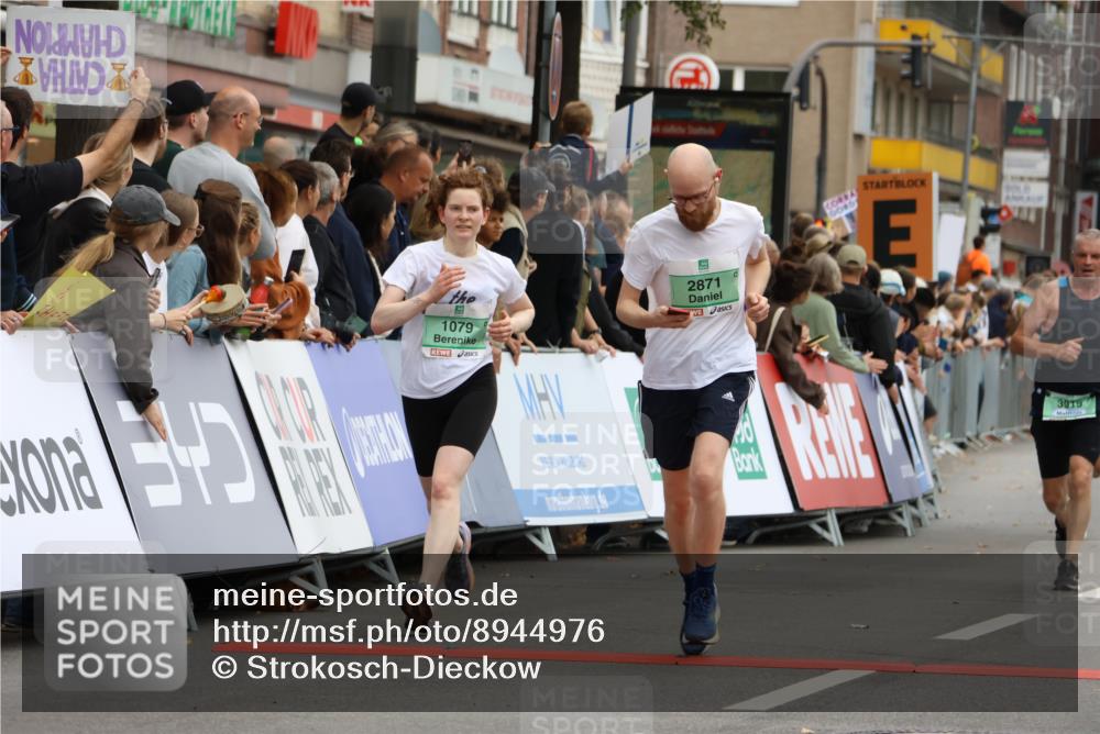 21.09.2025 - PSD Bank Halbmarathon Strokosch-Dieckow http://msf.ph/oto/8944976 21.09.2025 11:53:15 Ziel 1079, 2219, 2254, 2374, 2427, 2459, 2515, 2588, 2813, 2861, 2871, 3919, 4050 meine-sportfotos.de