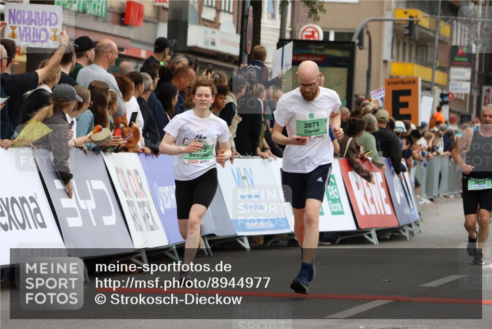 21.09.2025 - PSD Bank Halbmarathon Strokosch-Dieckow http://msf.ph/oto/8944977 21.09.2025 11:53:15 Ziel 1079, 2219, 2254, 2374, 2427, 2459, 2515, 2588, 2813, 2861, 2871, 3919, 4050 meine-sportfotos.de