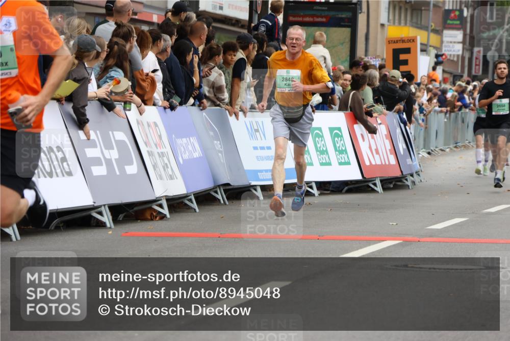 21.09.2025 - PSD Bank Halbmarathon Strokosch-Dieckow http://msf.ph/oto/8945048 21.09.2025 11:54:06 Ziel 1053, 1633, 1772, 2144, 2300, 2420, 2505, 2658, 2736, 2848, 3938, 4036 meine-sportfotos.de